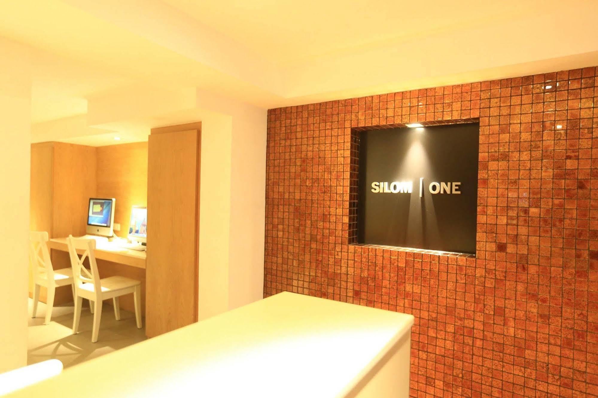 Silom One Hotel Bangkok Exterior photo